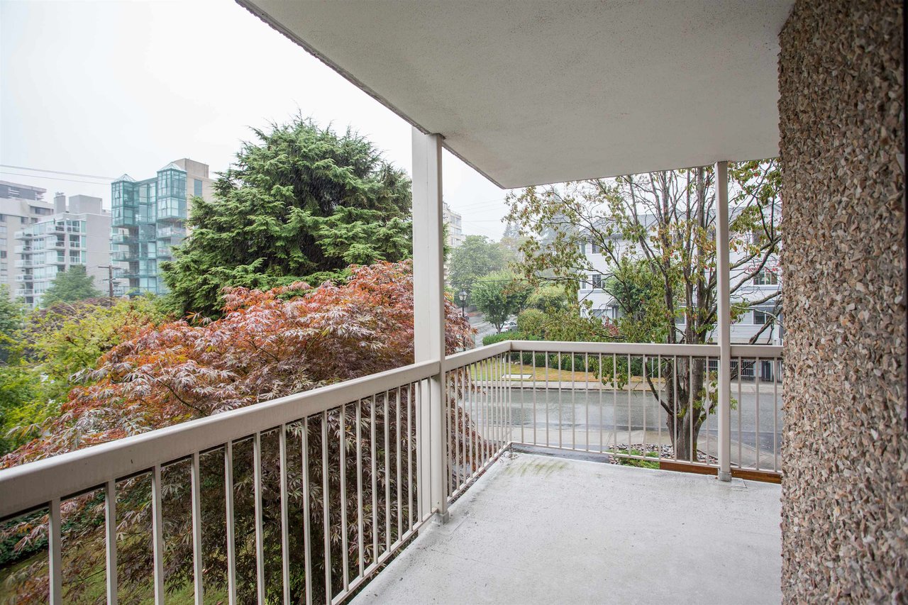 203-1390 Duchess Ave