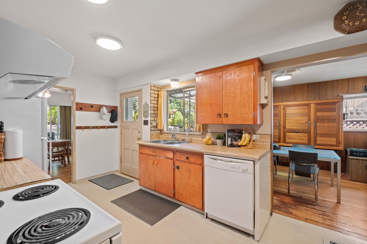 2239 Windridge Dr