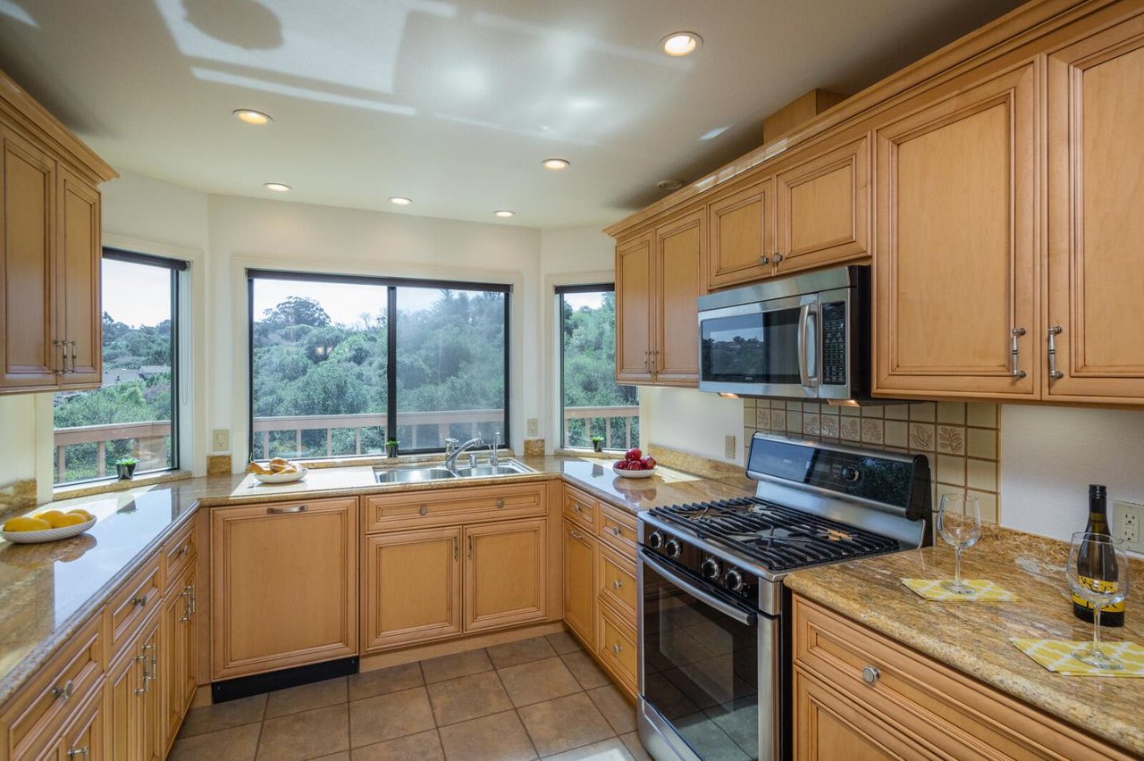 1669 Toyon Court