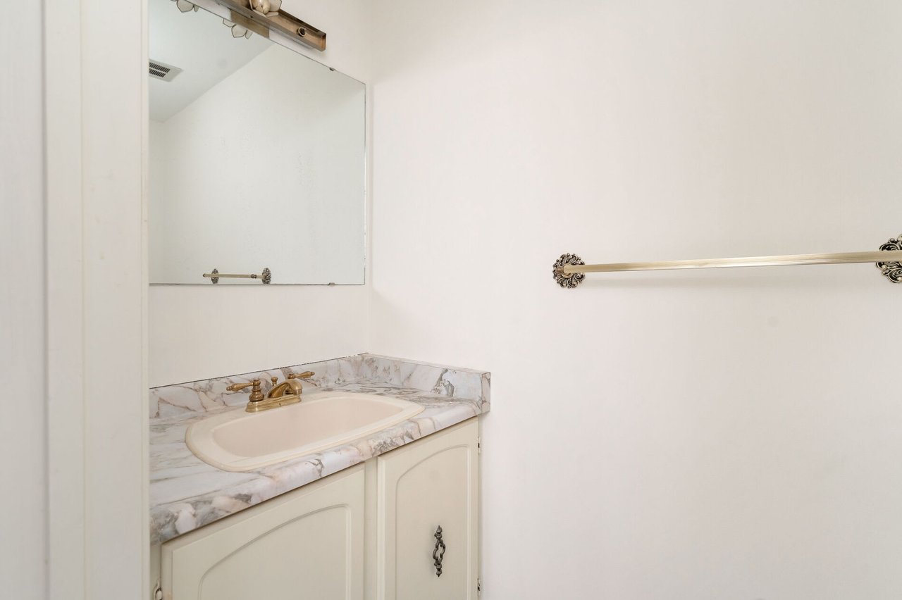 BAYVIEW VILLAGE TOWNHOME