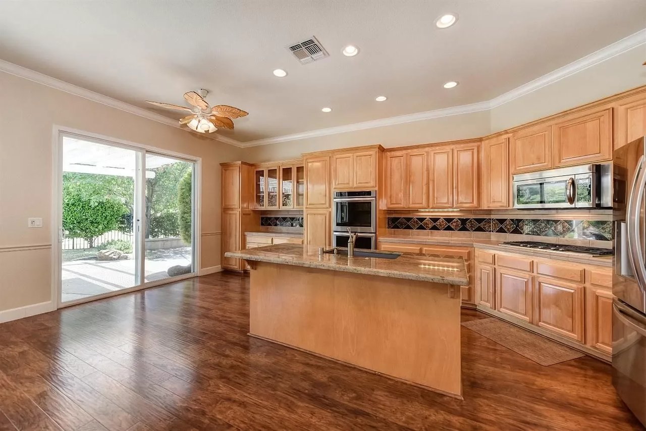  2565 Clubhouse Dr