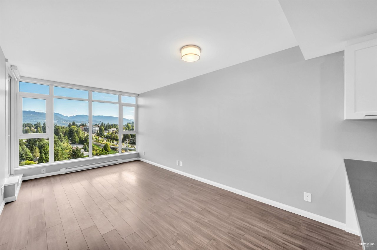 1706-520 Como Lake Ave