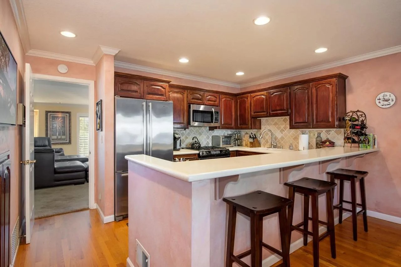 1 Bayview Ave #3