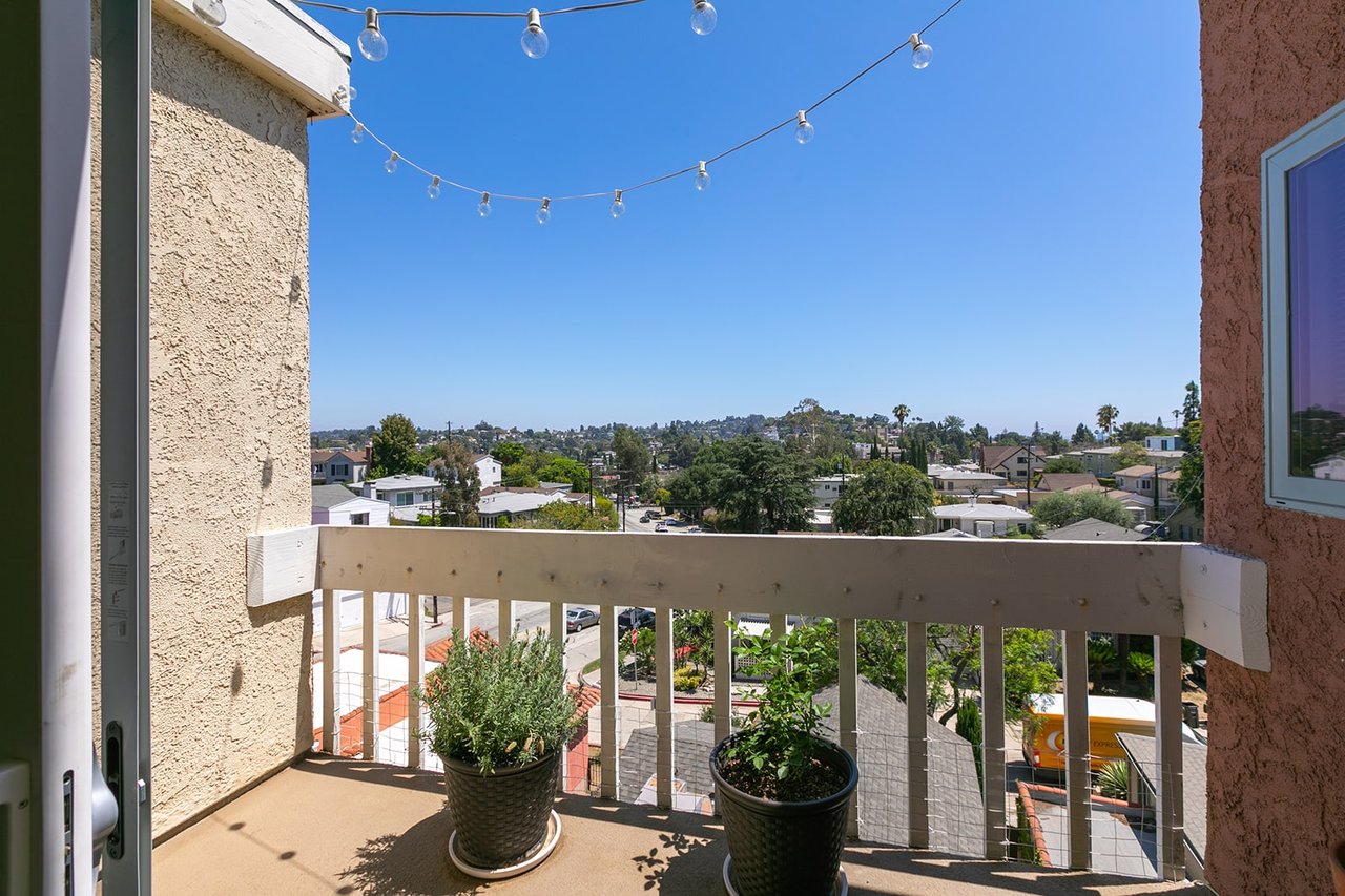 Top-floor Residence in Griffith Park
