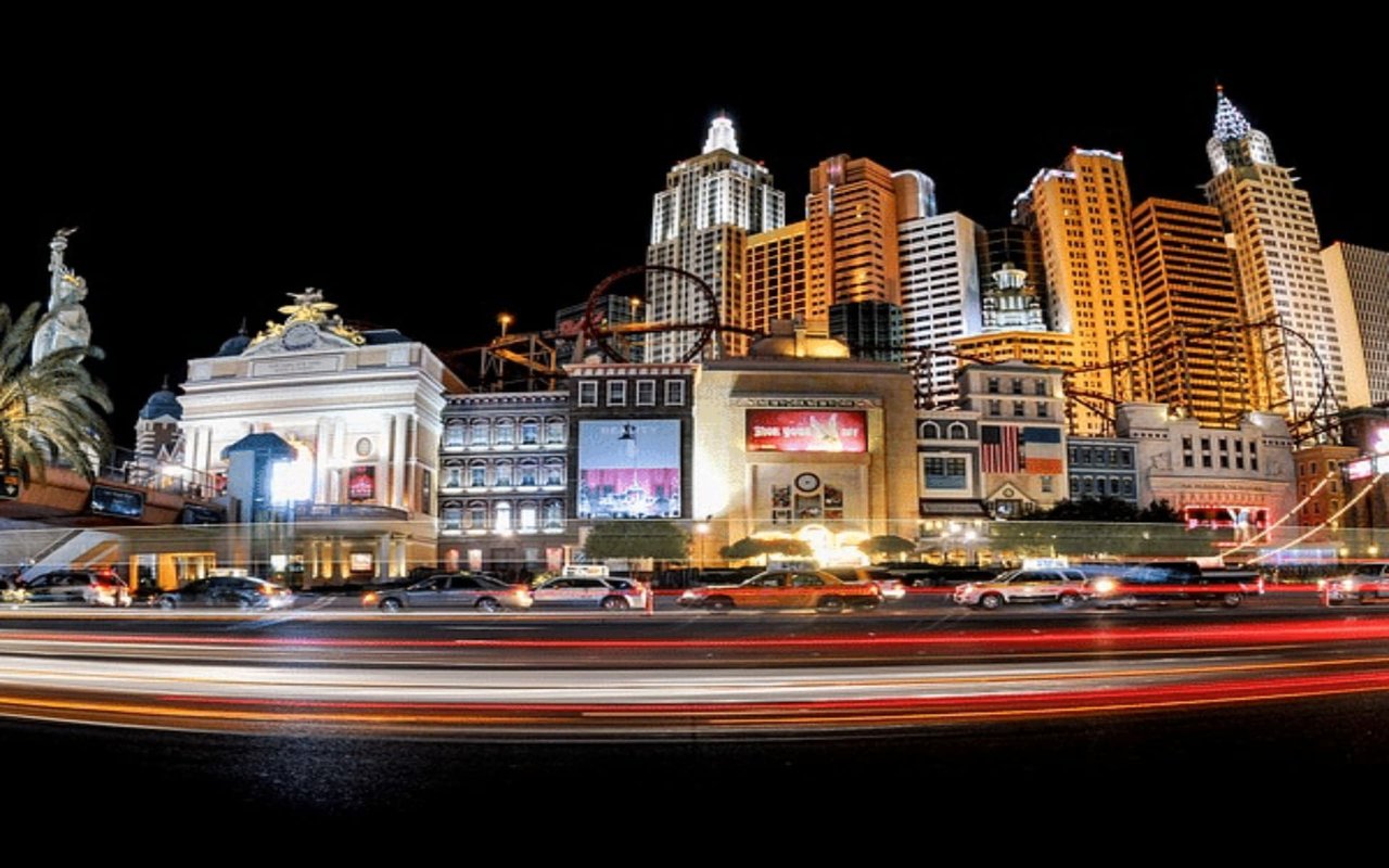 Luxury Las Vegas Real Estate is a Hot Commodity This Summer