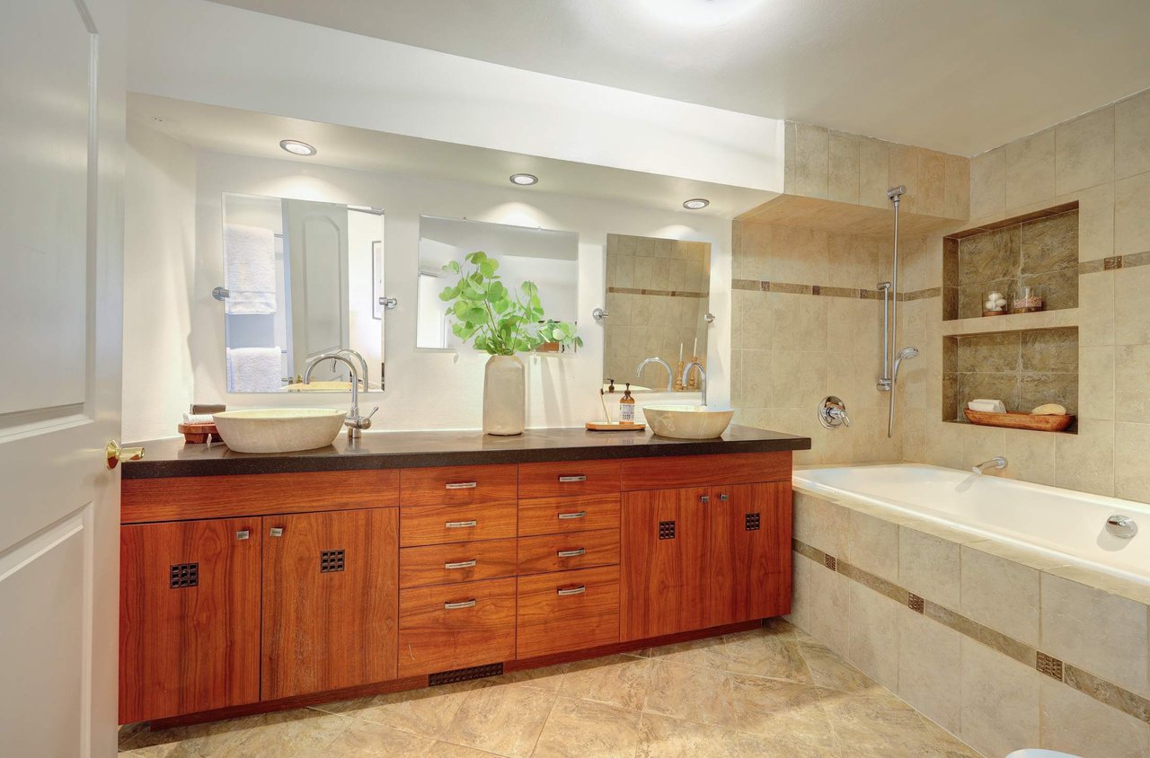 Gated Retreat in Los Ranchitos