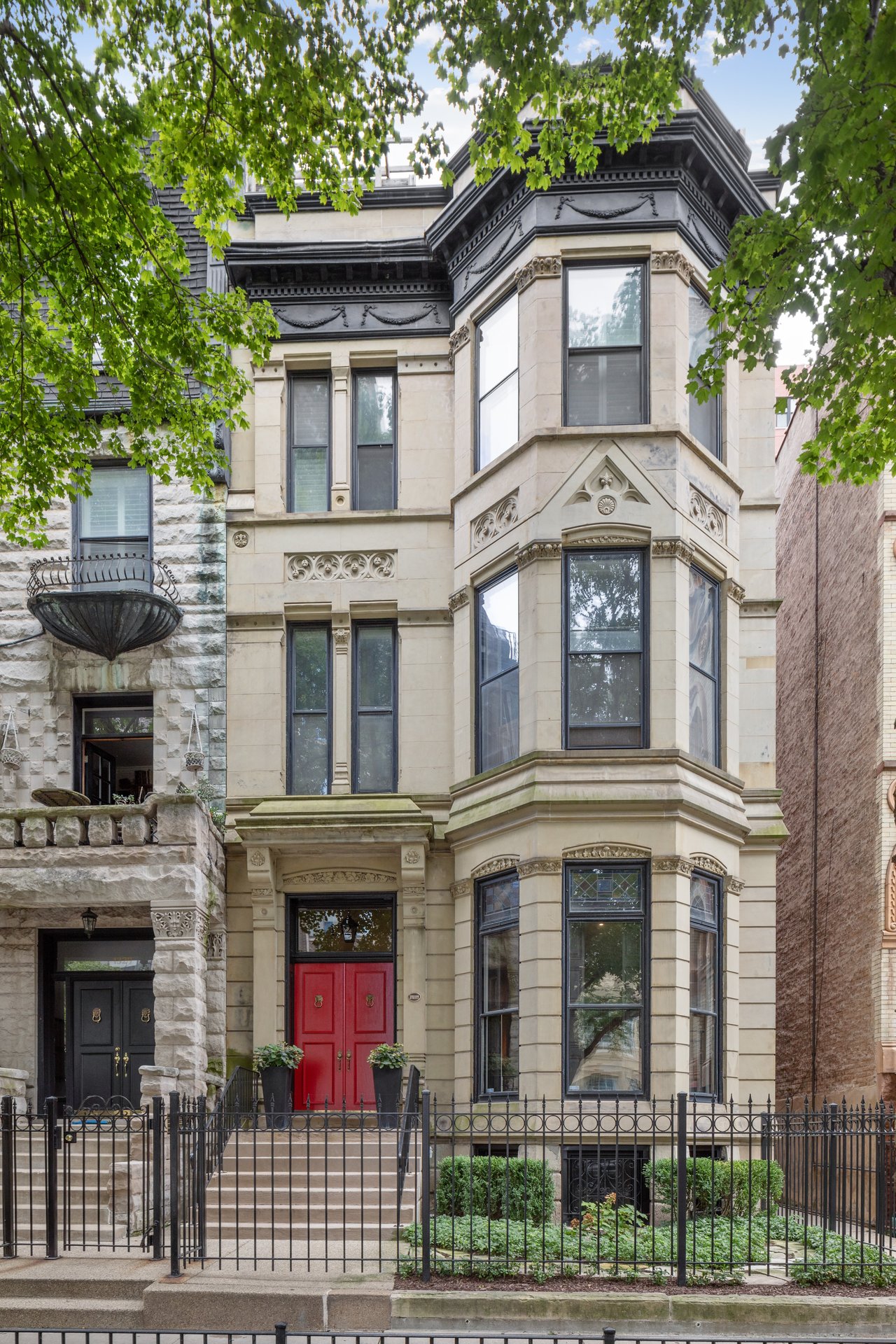 Bright and Spacious Home on Dearborn Street