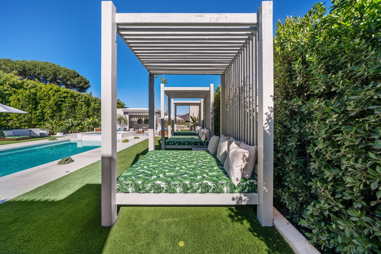 The Apex HH | 7115 Macapa Drive