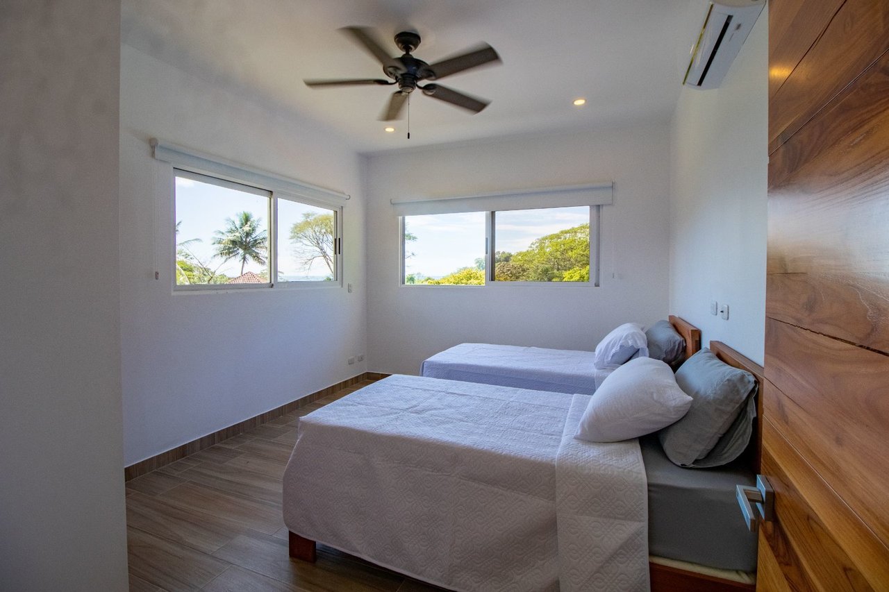 Coastal Ocean View Townhouse, Dominical, Puntarenas