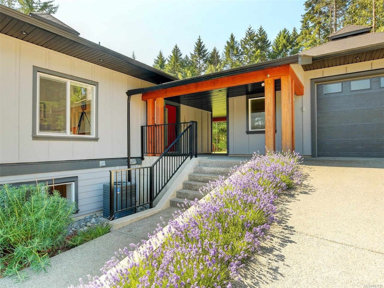4271 Cherry Point Close