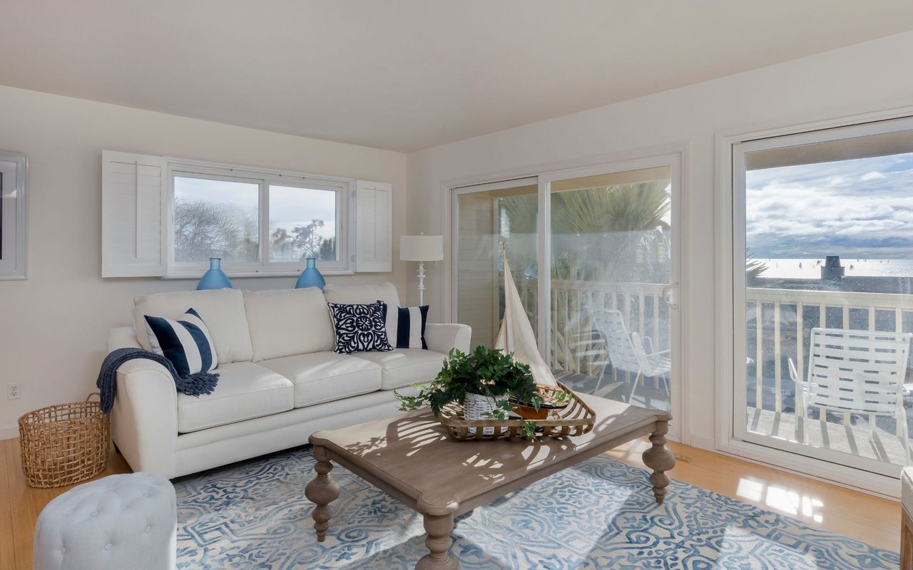 7040 Vista Del Mar Ln