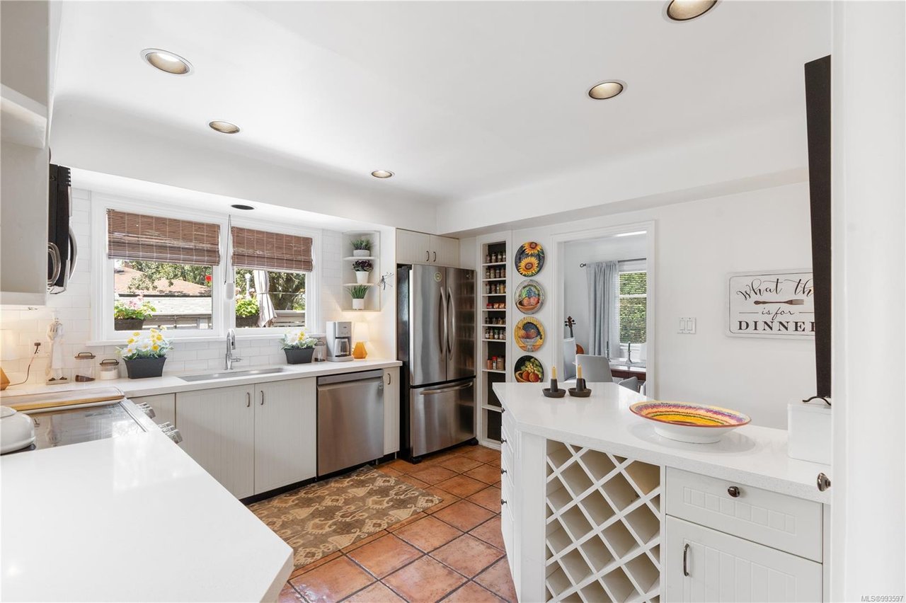 1080 San Marino Cres, Saanich