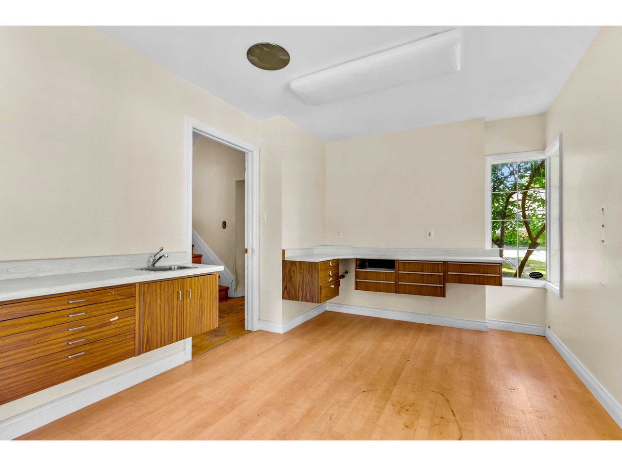 131 Chisholm St