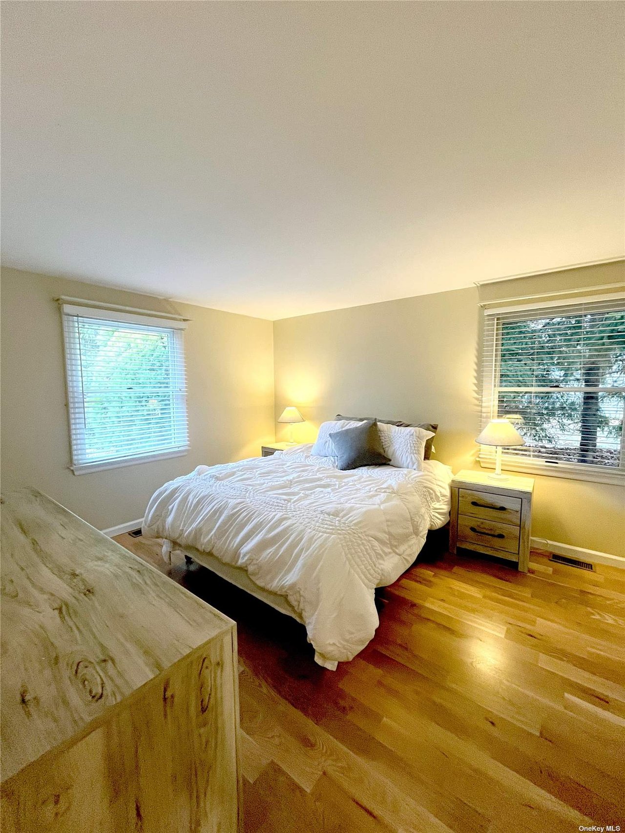 25 Squires Avenue