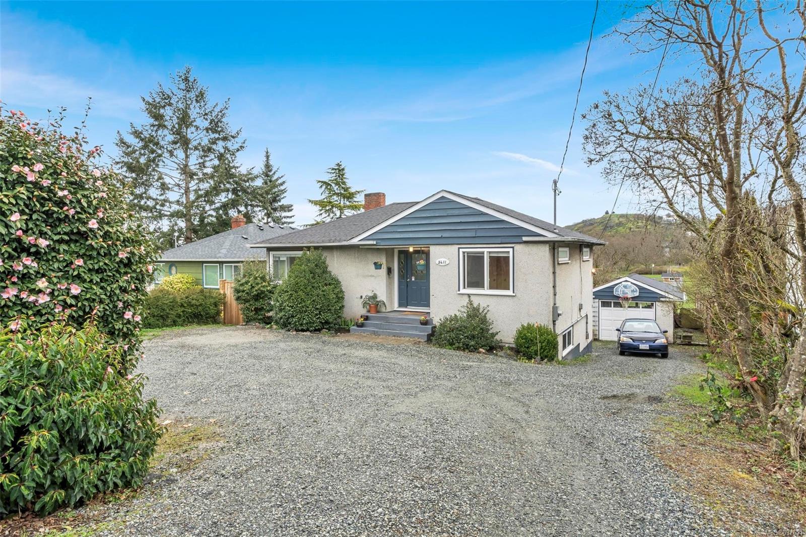 3411 Cedar Hill Rd, Saanich