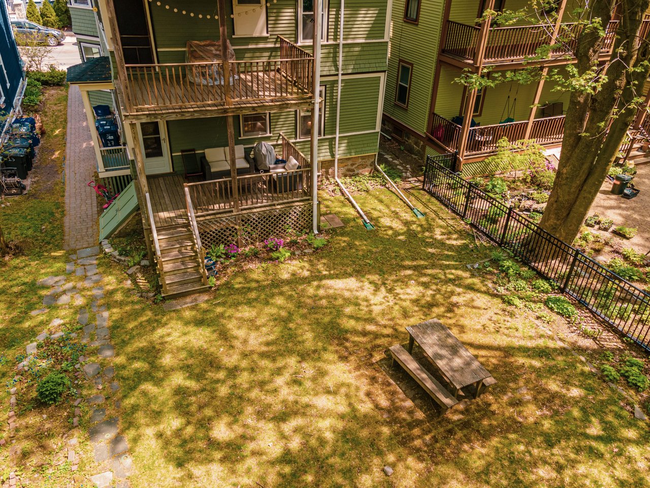 27 Paul Gore St. Unit: 1