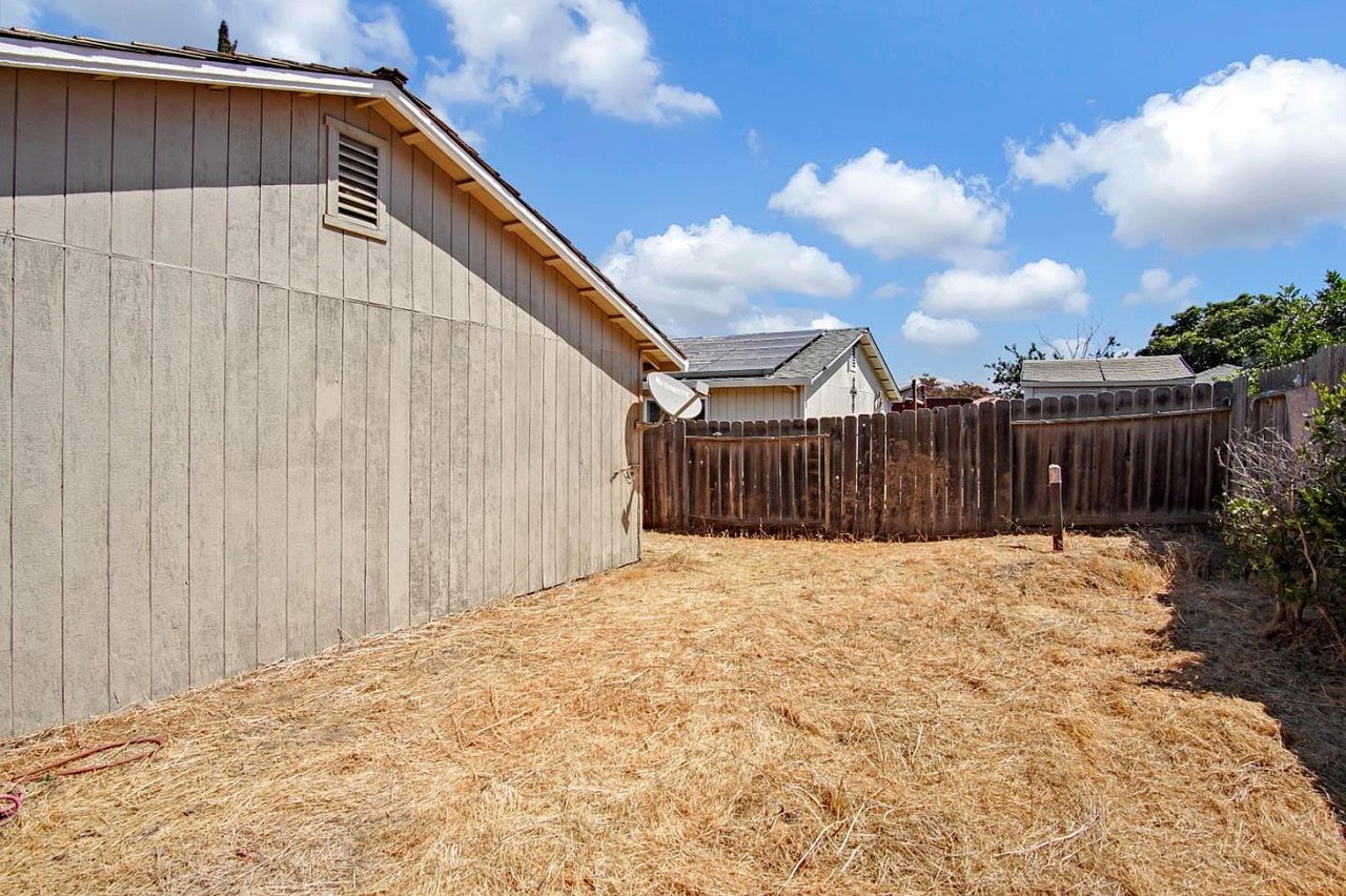 702 Colombard Cir