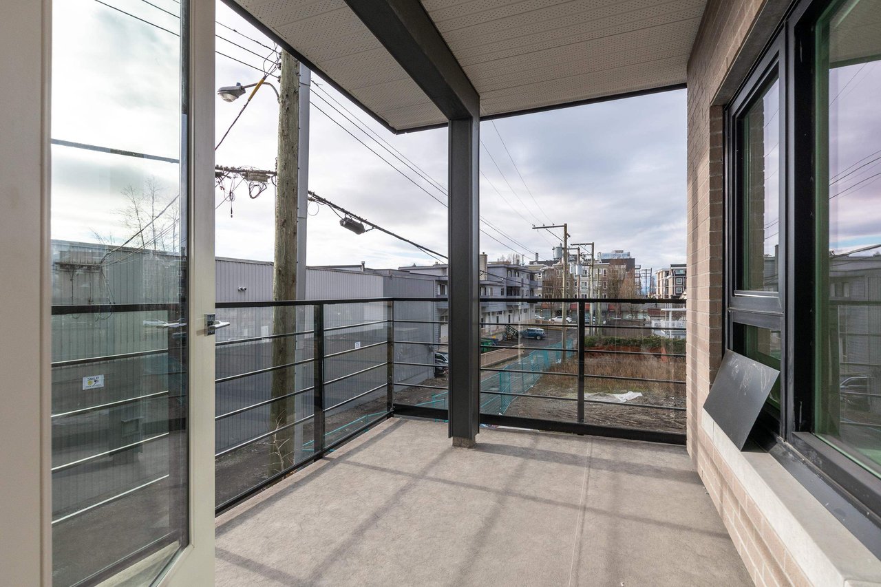 202-2666 Duke St