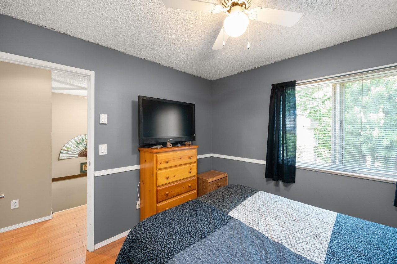 24-2830 W Bourquin Cres