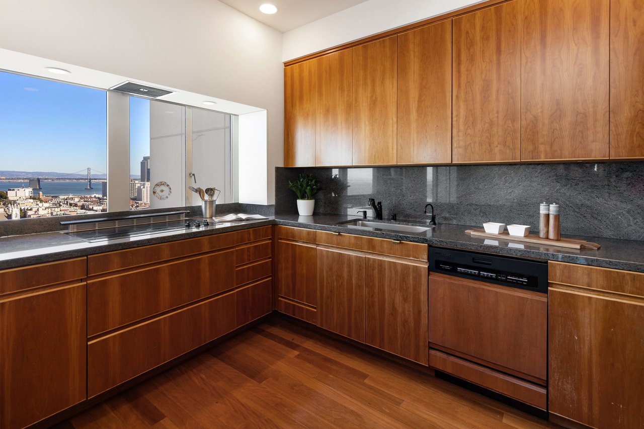 Showcase North Bay View Apartment