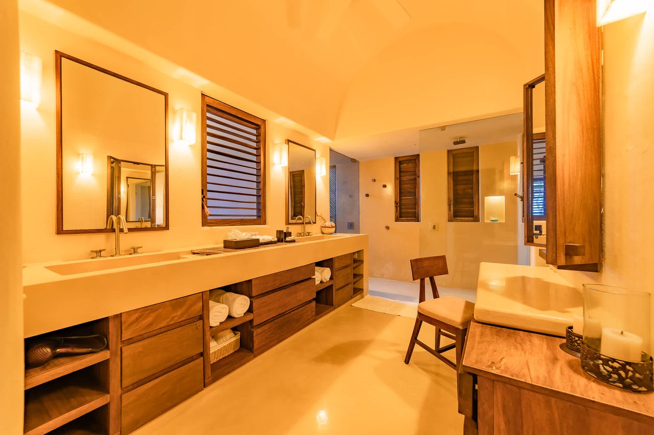 4 bedroom, Single Family Homes, Villa Mactzil, Montecito Beach Village