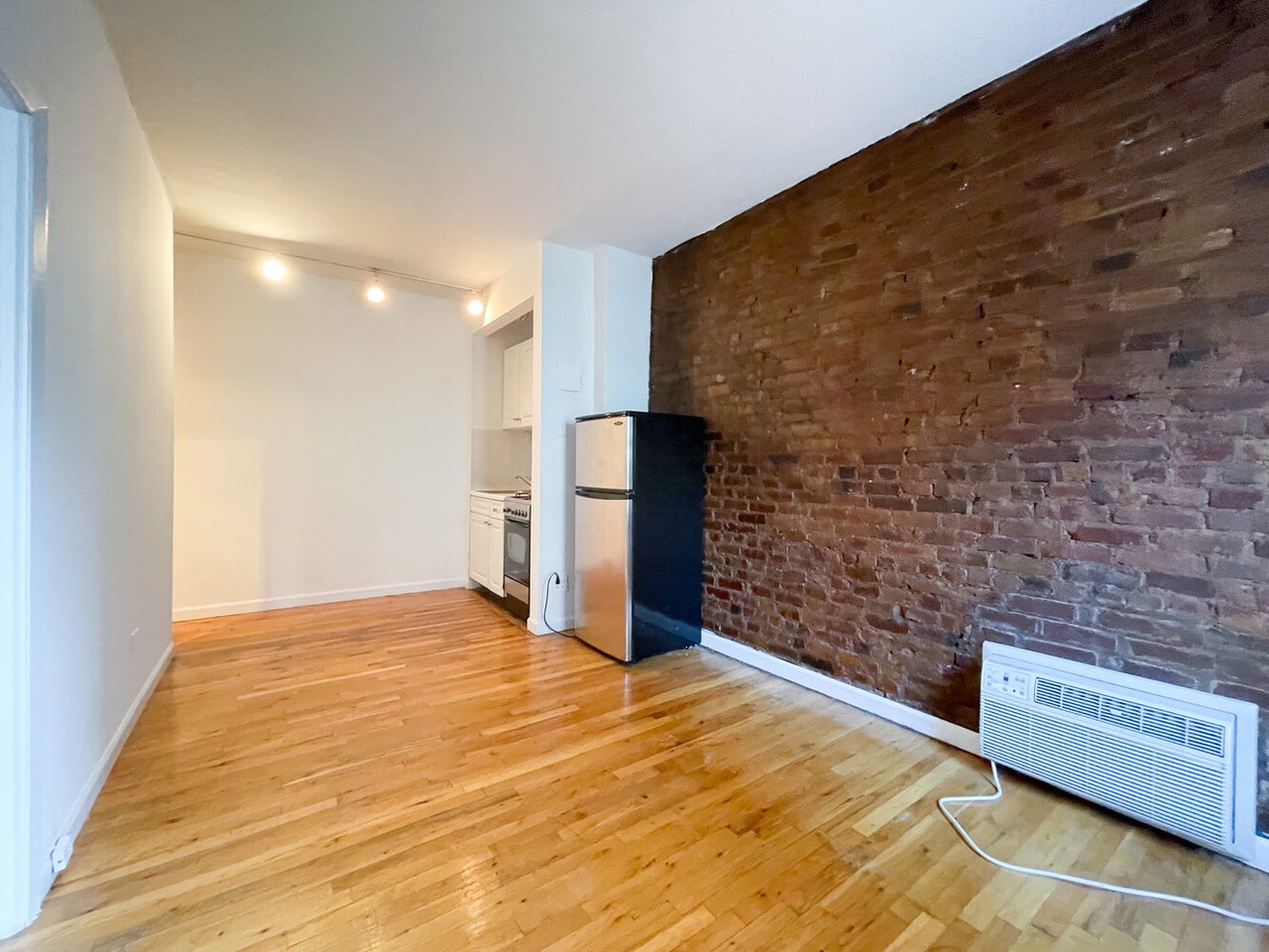 206 East 81st Street, Apt 4D