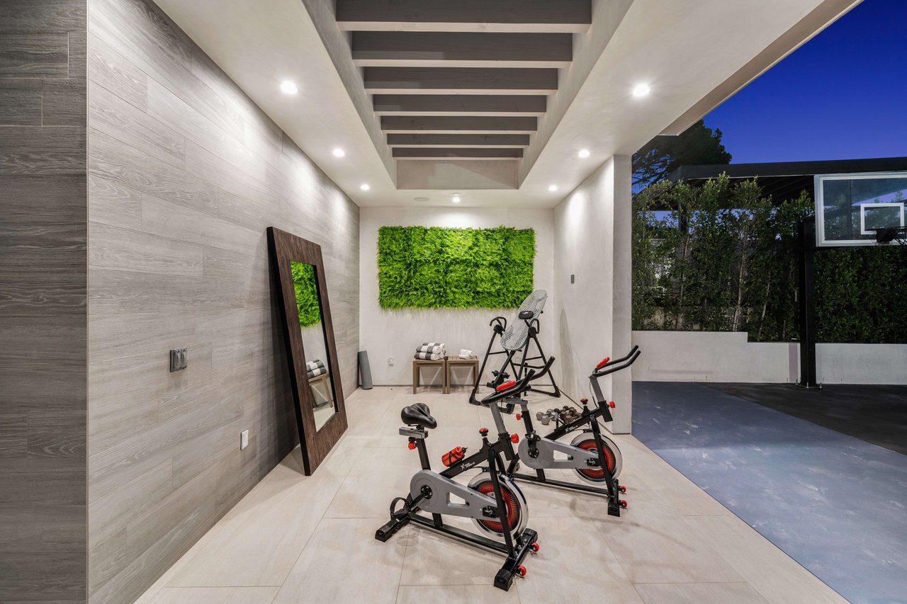 The Apex HH | 7115 Macapa Drive