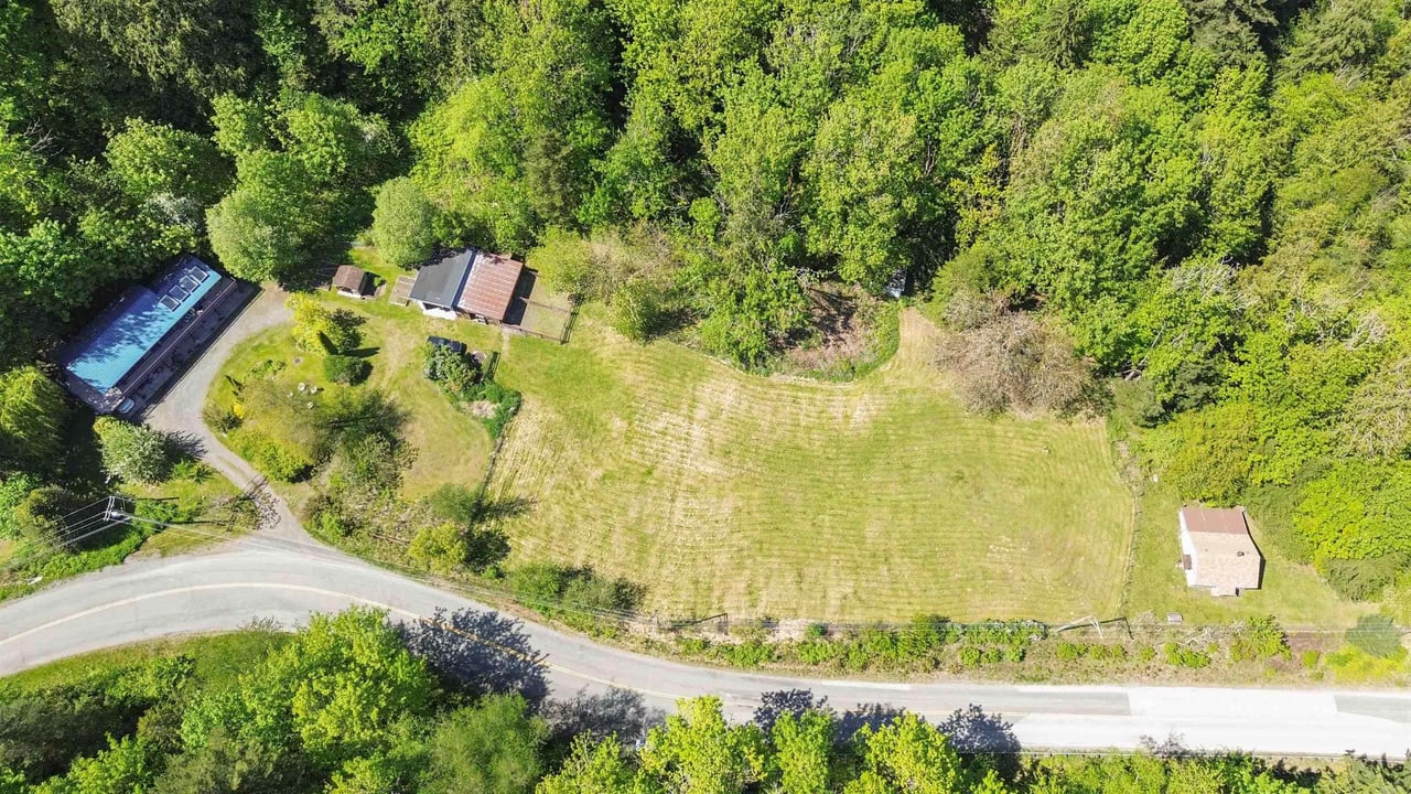 1621 Columbia Valley Rd
