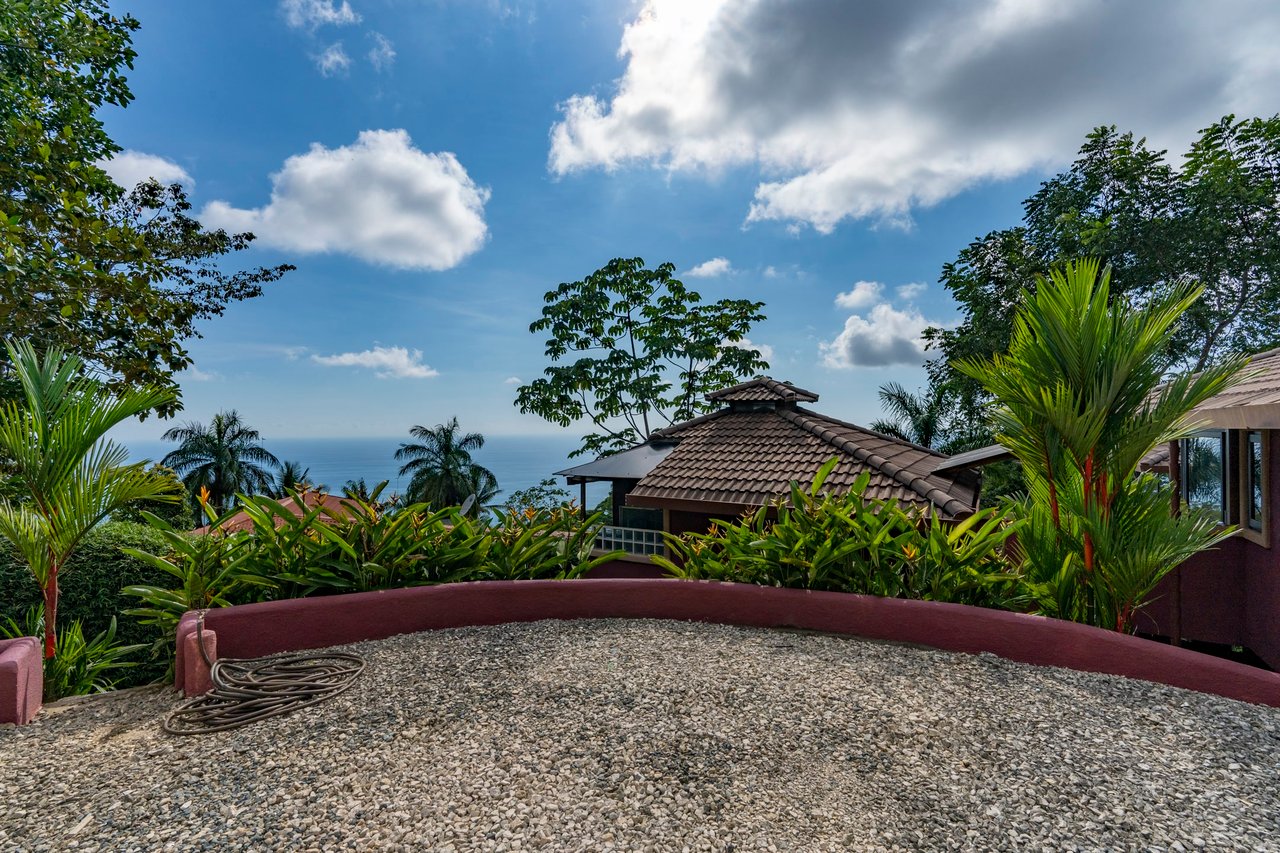 Stunning Ocean Views at Casa Perezoso