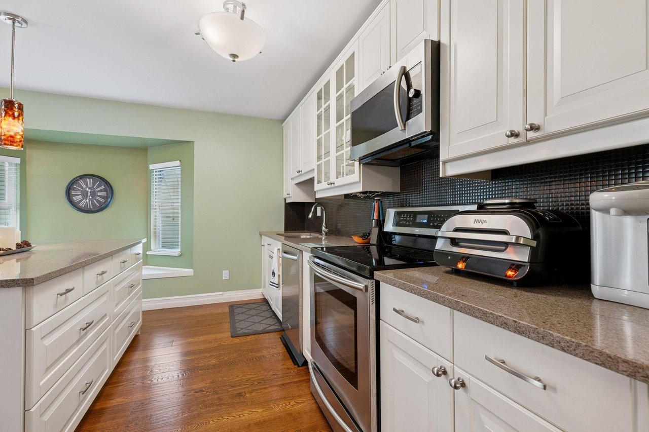 39-1140 Falcon Dr