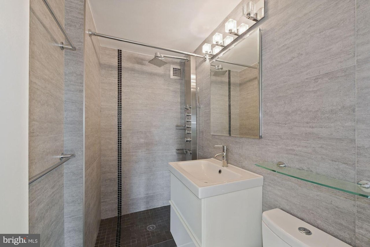 1301 Delaware Ave SW #N714