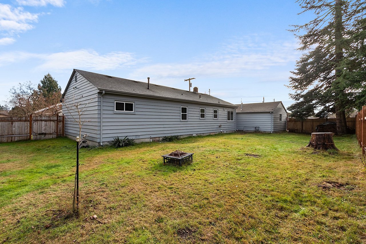 1950's 4-Bedroom Rambler in Elma, WA