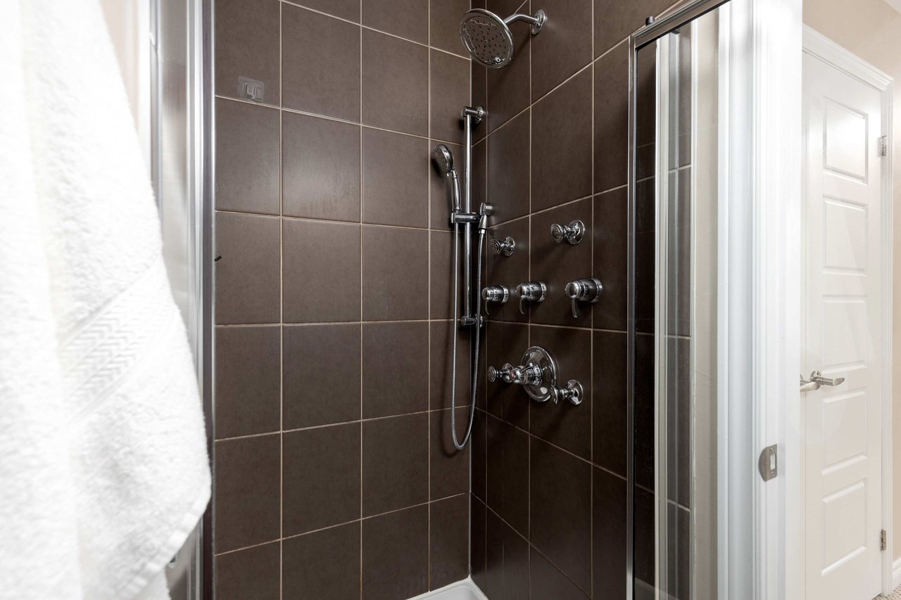 14-4165 Upper Middle Road Unit: 14