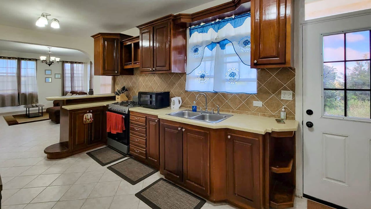 196 Chalwell Estate Three Bedroom Apartment