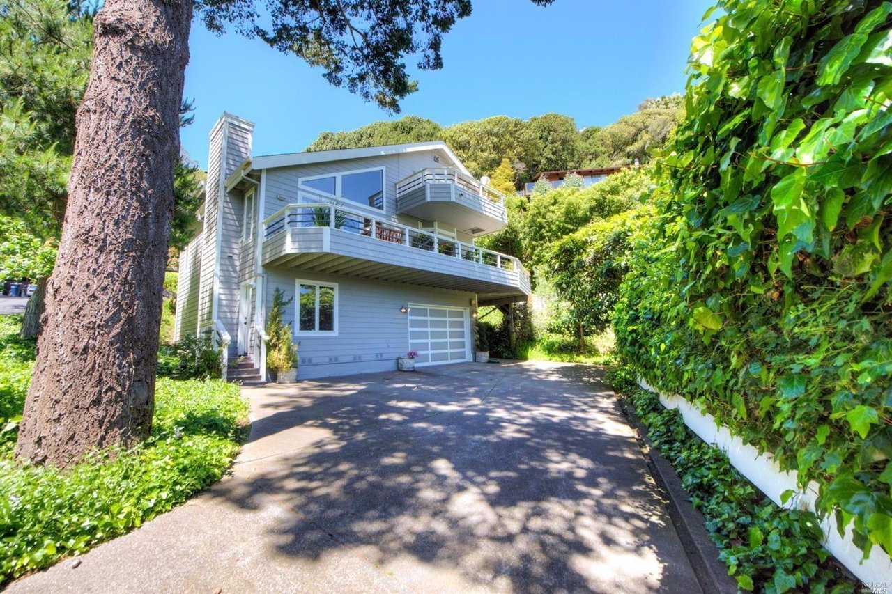 76 Crescent Ave