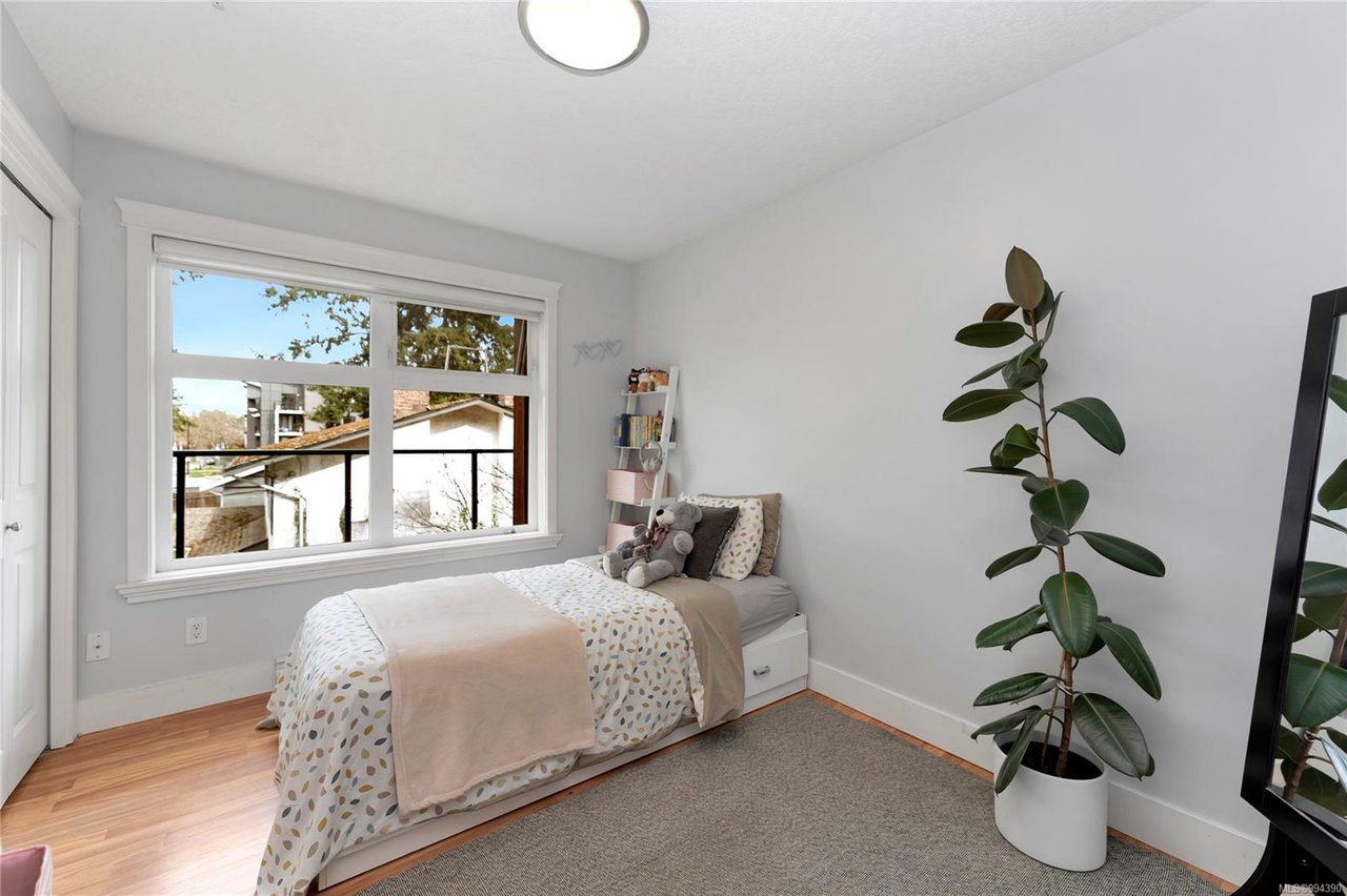 204-2717 Peatt Rd
