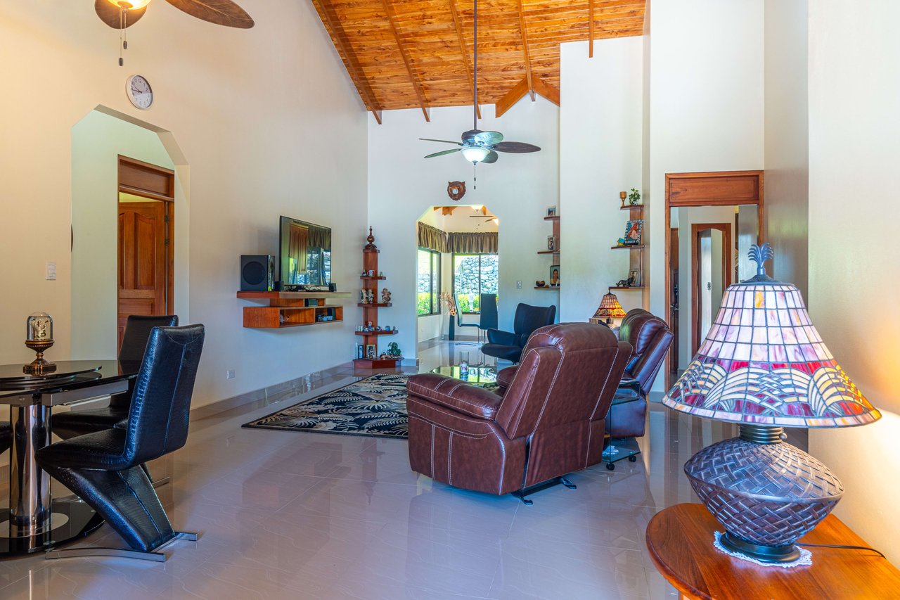 La Palma Custom Build 3 bedroom 2 bath - Prestine Condition