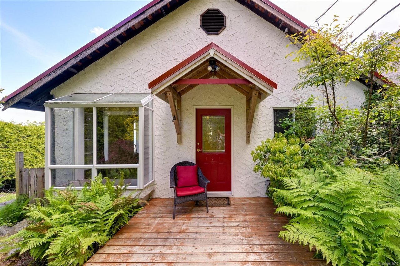 4955 Cordova Bay Rd