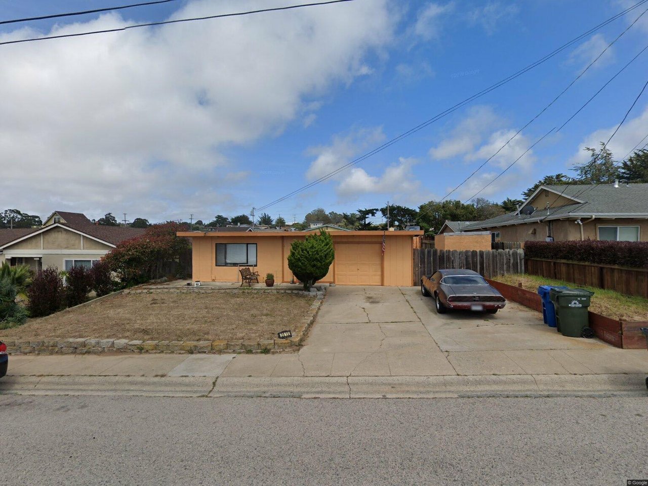 2010 Mariposa St