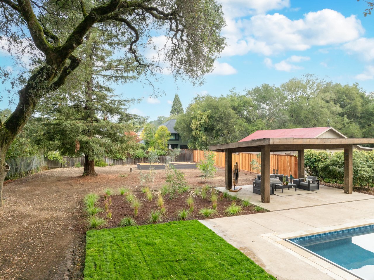 Healsburg Downtown Estate