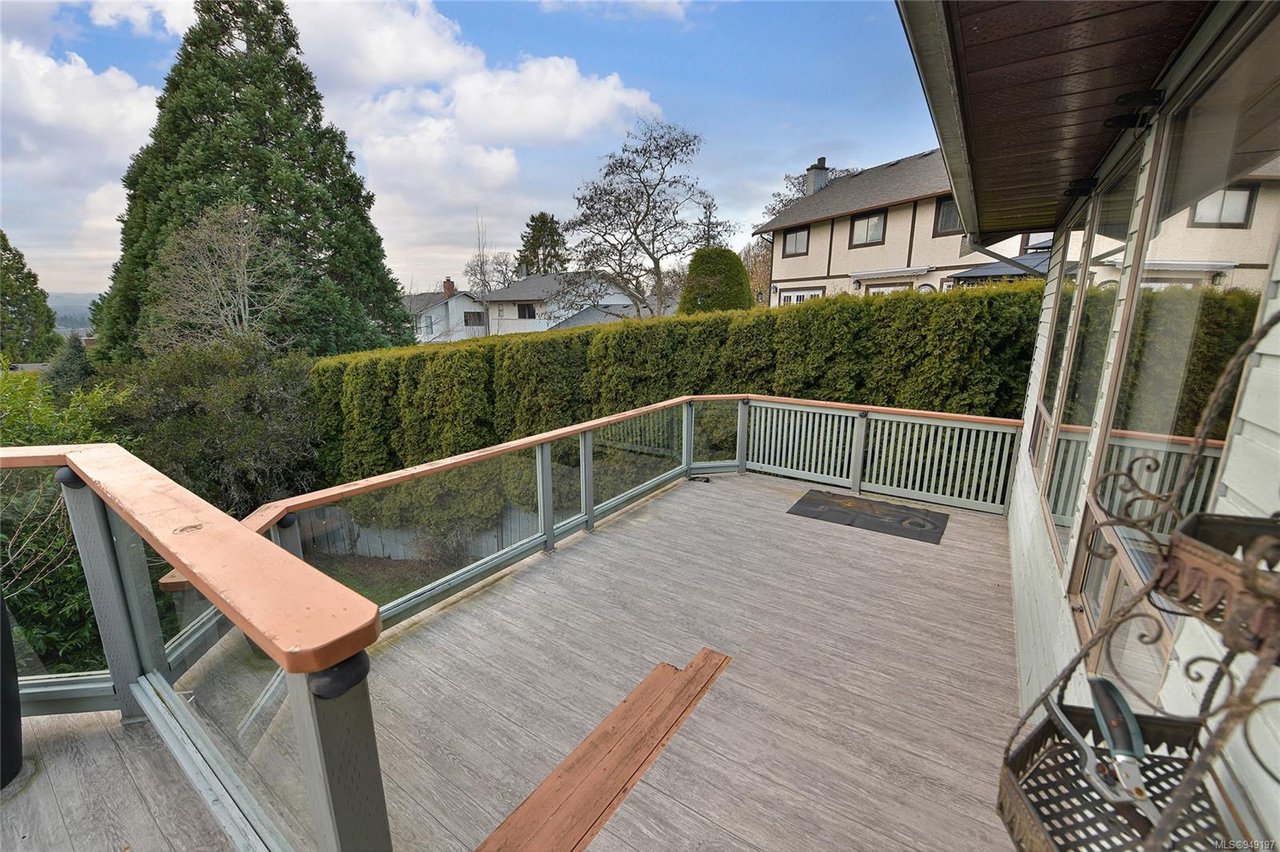 879 Denford Cres
