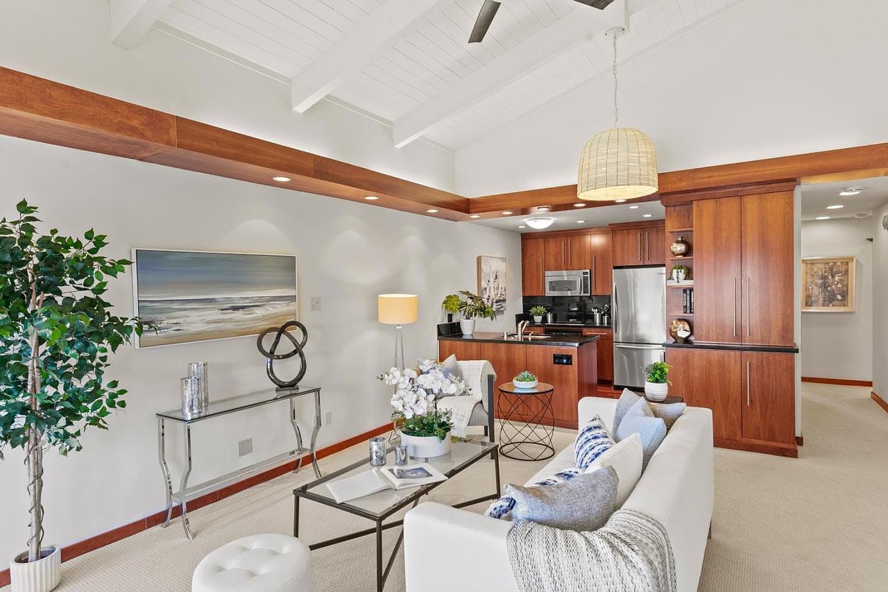 1 Surf Way APT 211