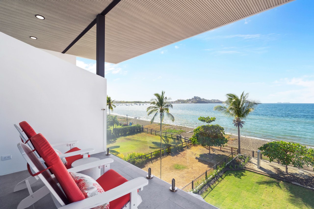 Villa Ballena | Sleek and Modern Beach House in Costa Rica