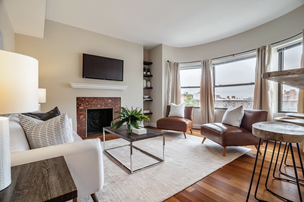 636 Beacon Street, Unit 606