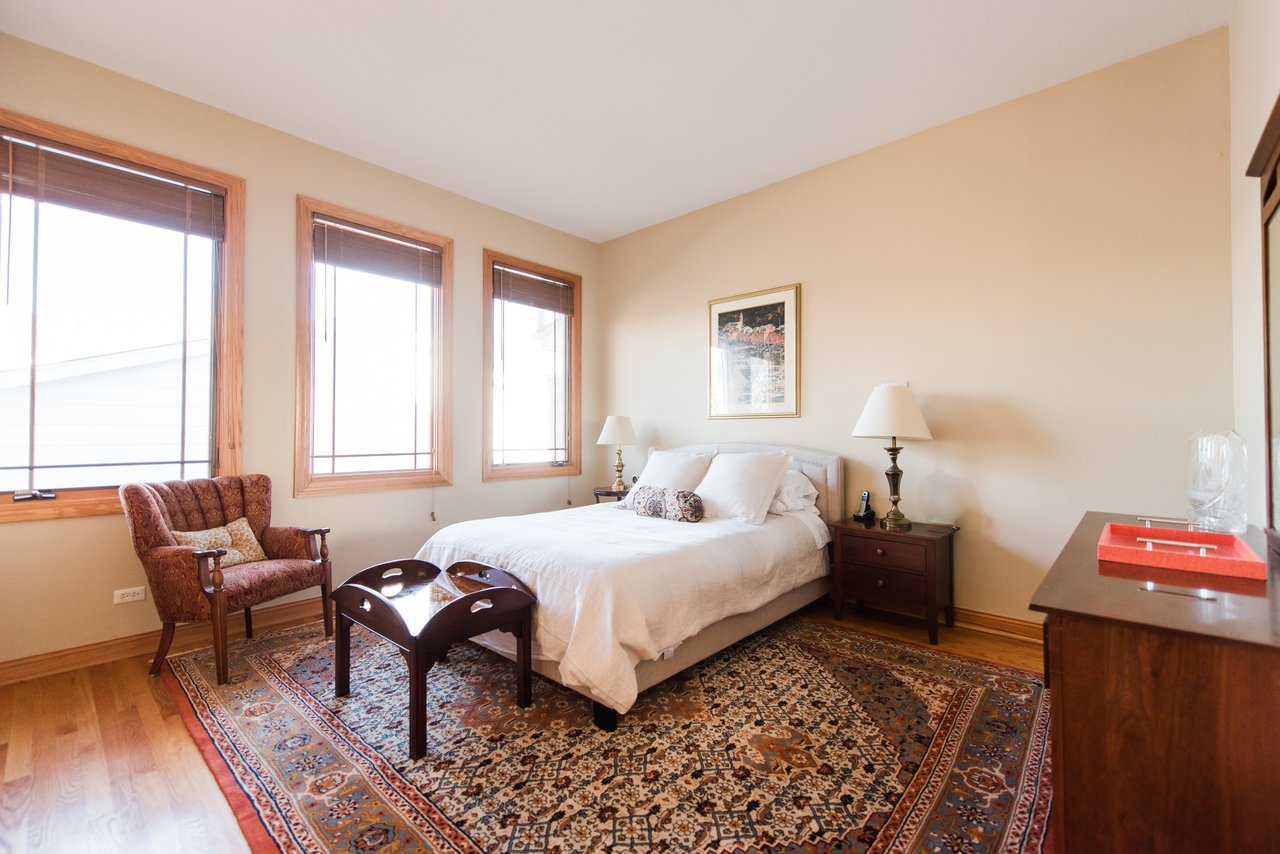 Effortless Combination Of Bright Open Space And Exceptional Craftsmanship