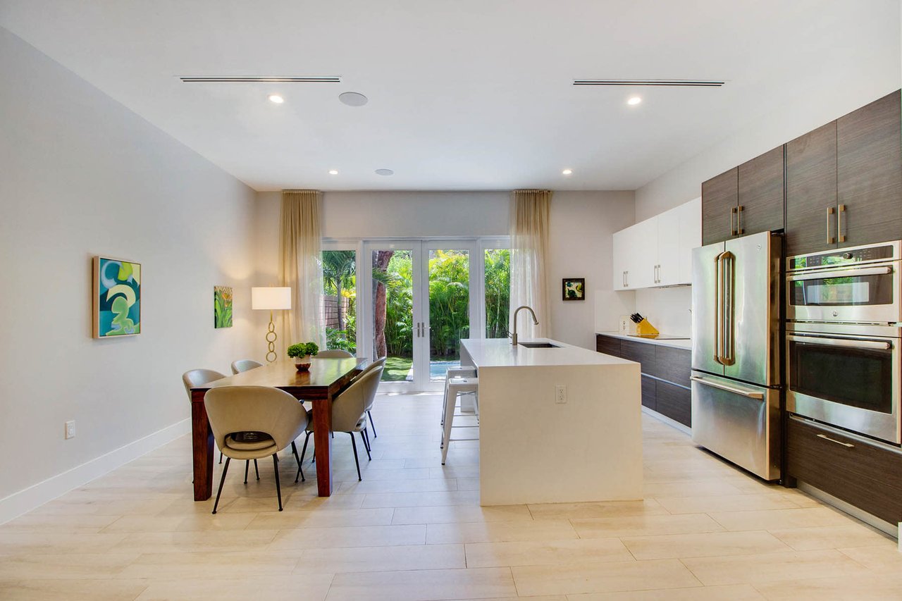 Contemporary Coconut Grove Townhouse