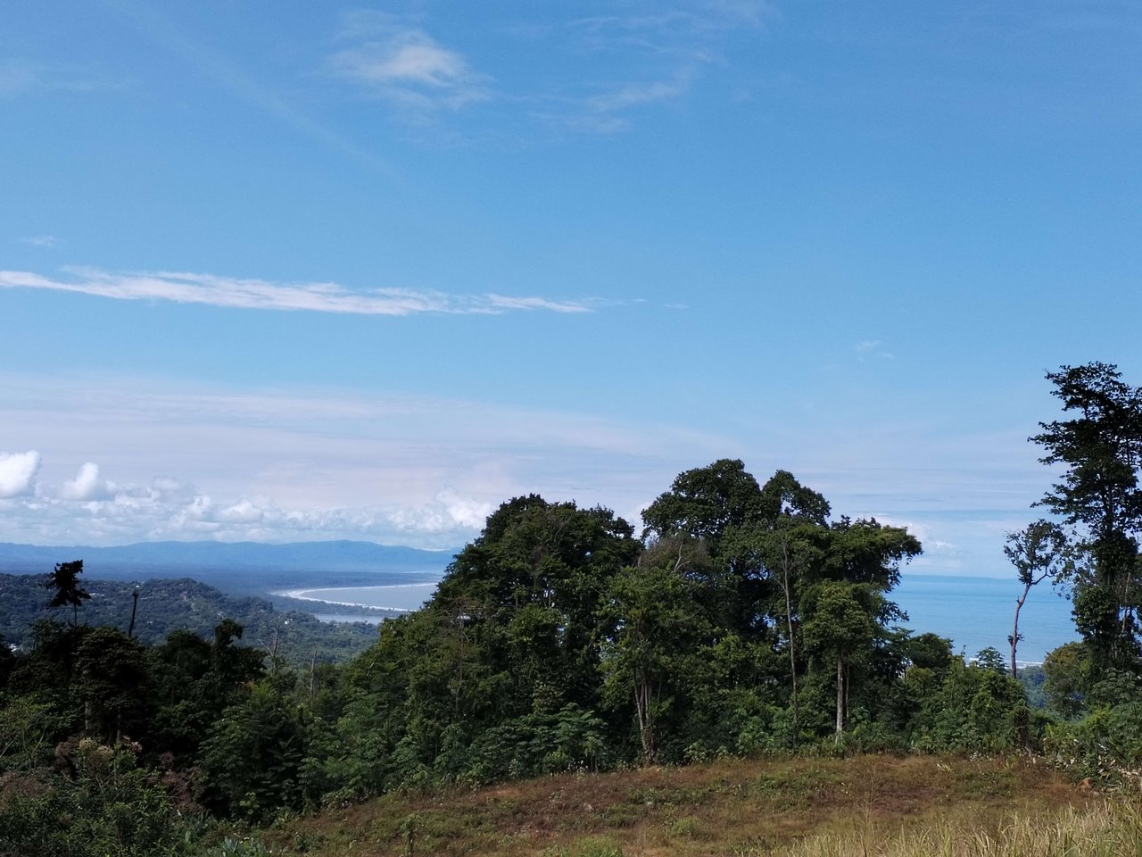 Ocean and Mountain View 3-Bedroom Home in Ojochal, Costa Rica - Casa Paradise