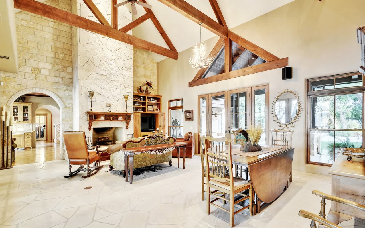 9 Luxurious Living Rooms for Holiday Entertaining