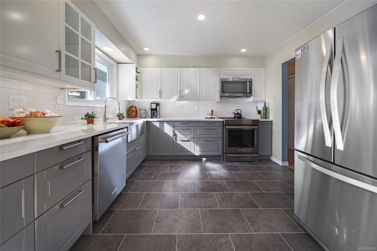 403 Dressler Rd