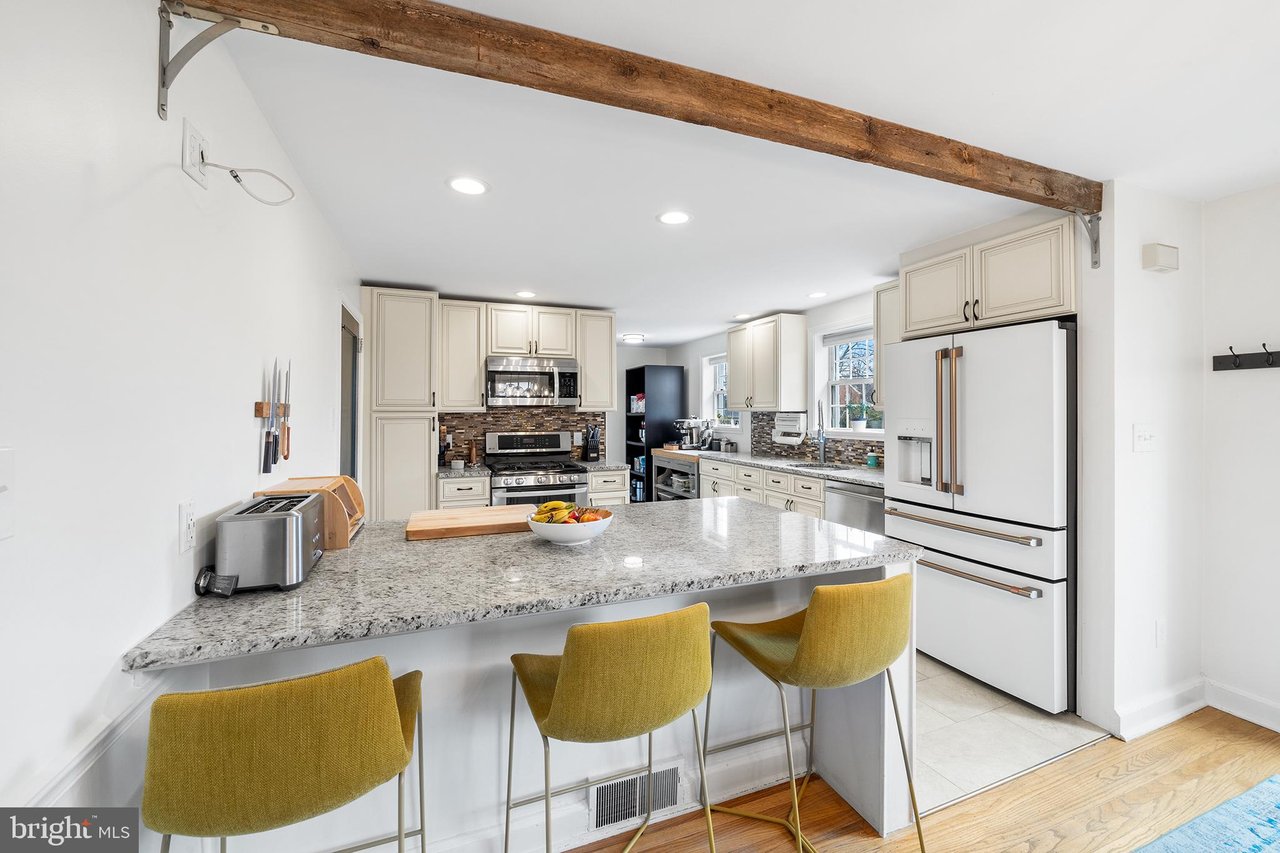 141 Barrie Rd